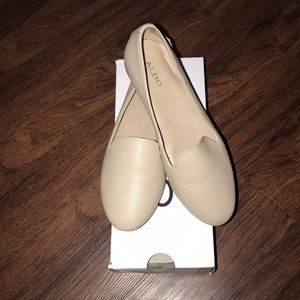 Only worn once!! Tan Aldo flats